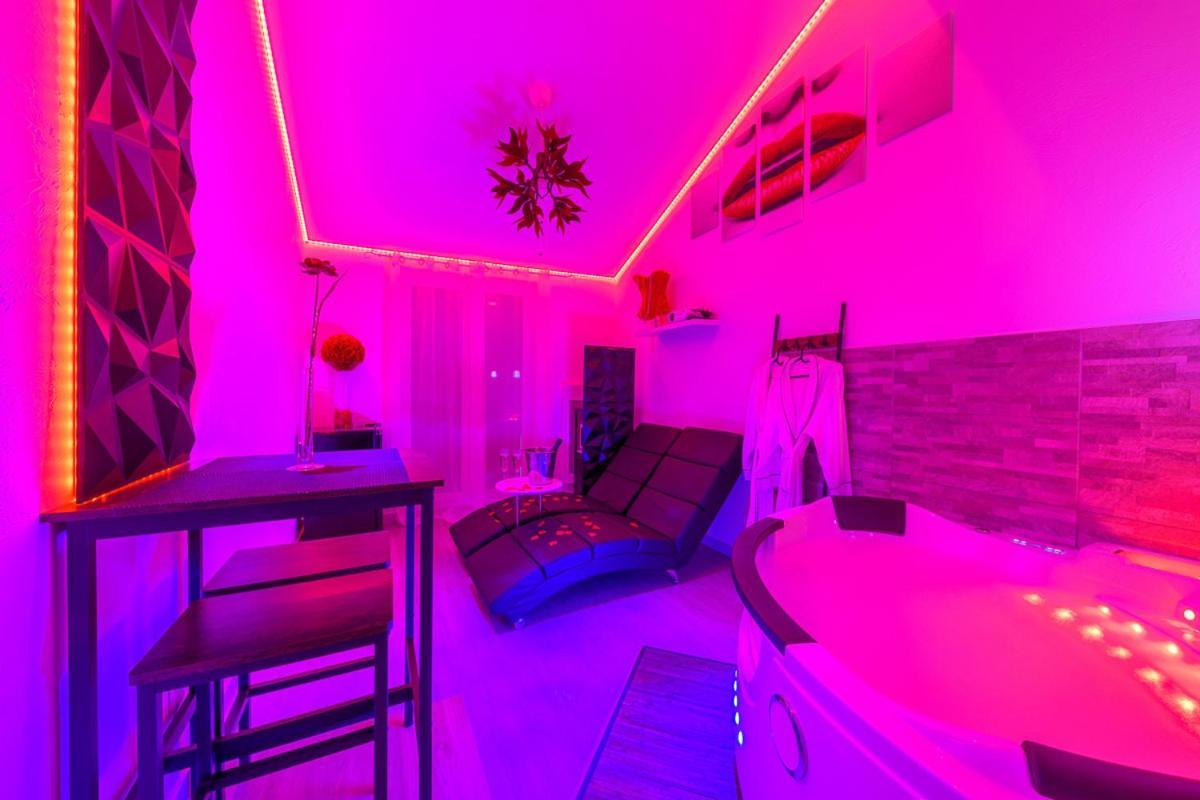 Love Room - Suite Romantique Avec Spa Privatif Le Puy-en-Velay Exteriér fotografie