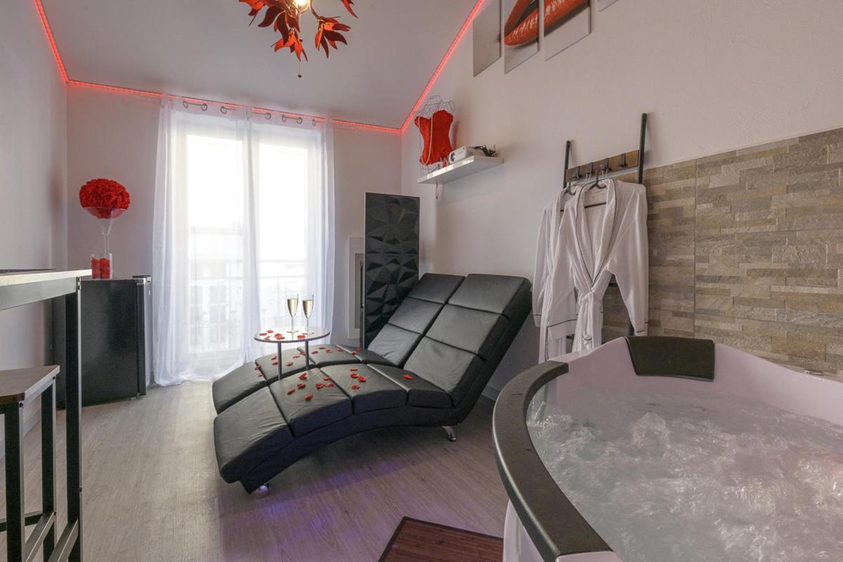 Love Room - Suite Romantique Avec Spa Privatif Le Puy-en-Velay Exteriér fotografie