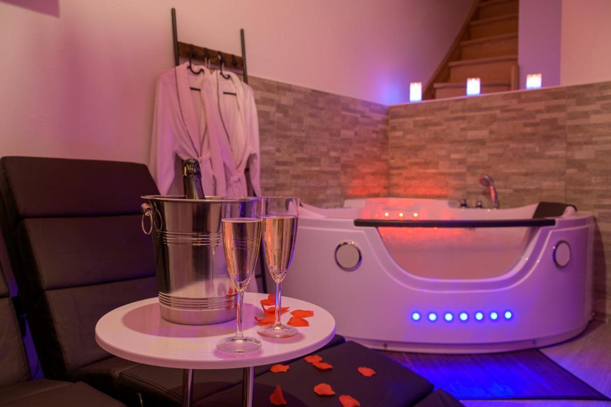 Love Room - Suite Romantique Avec Spa Privatif Le Puy-en-Velay Exteriér fotografie
