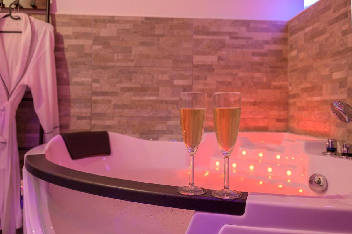 Love Room - Suite Romantique Avec Spa Privatif Le Puy-en-Velay Exteriér fotografie
