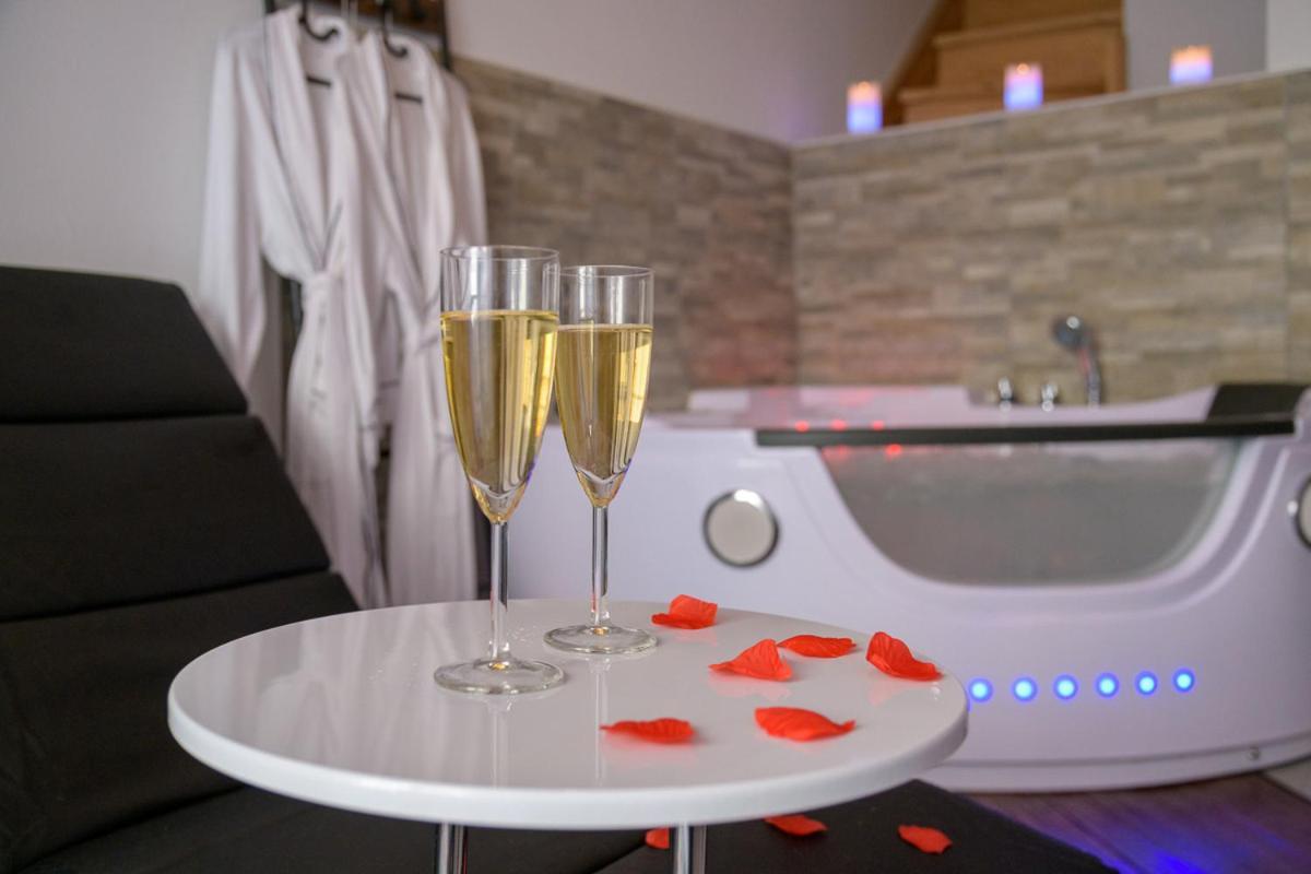 Love Room - Suite Romantique Avec Spa Privatif Le Puy-en-Velay Exteriér fotografie